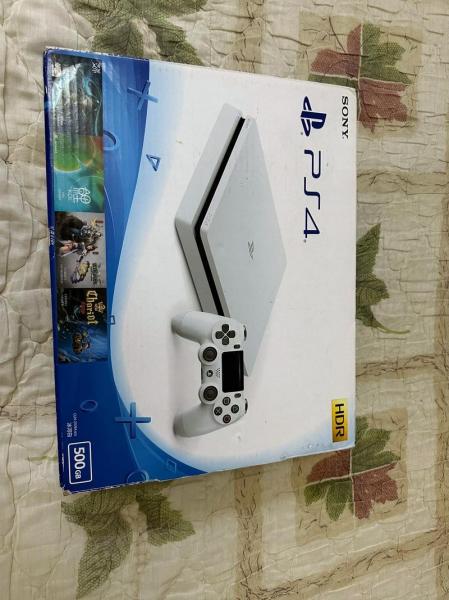 ps4slim玩着流畅吗，ps4slim玩什么游戏卡？